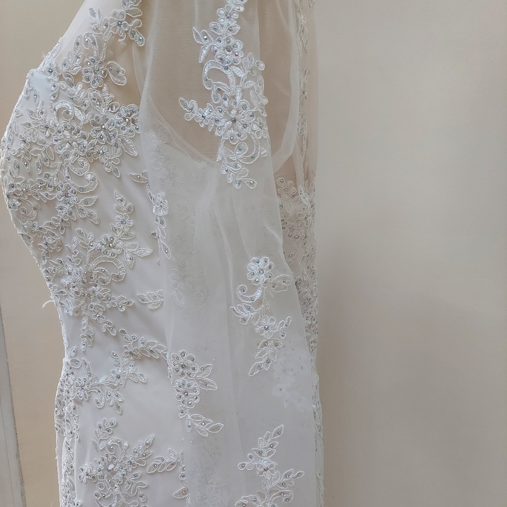 Glow size 20 trumpet mermaid wedding dress. Lace, mesh, appliqué. - Picture 6 of 12